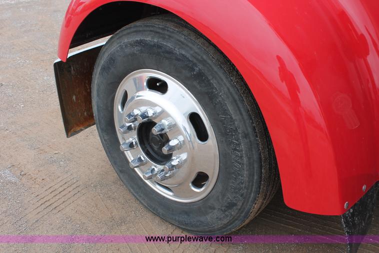 image for item H5812 2000 Kenworth W900 semi truck