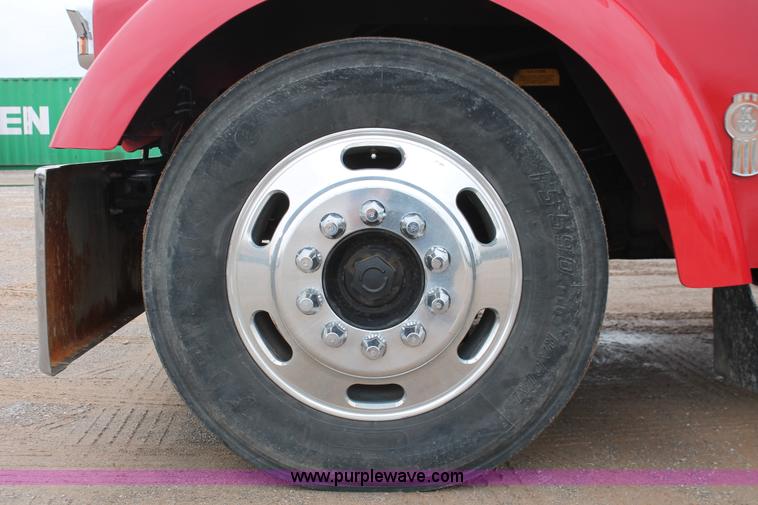 image for item H5812 2000 Kenworth W900 semi truck