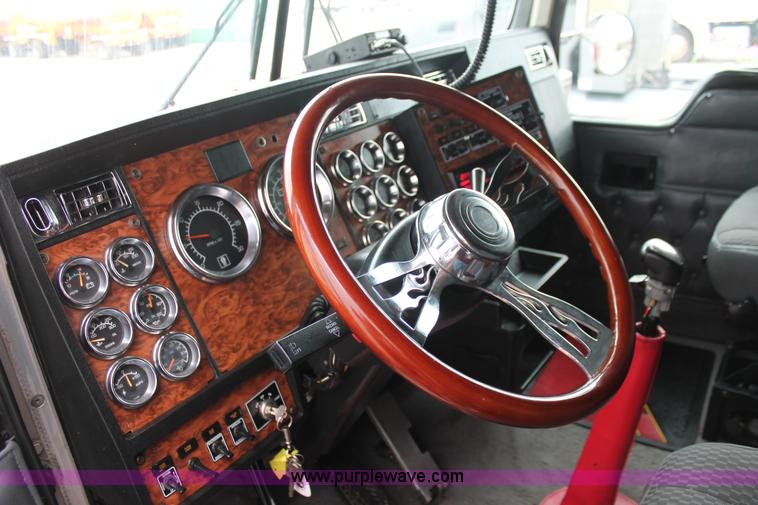 image for item H5812 2000 Kenworth W900 semi truck