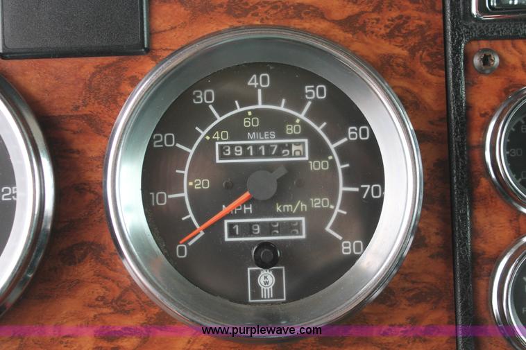 image for item H5812 2000 Kenworth W900 semi truck