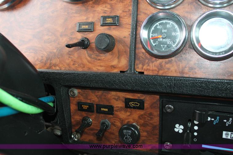 image for item H5812 2000 Kenworth W900 semi truck