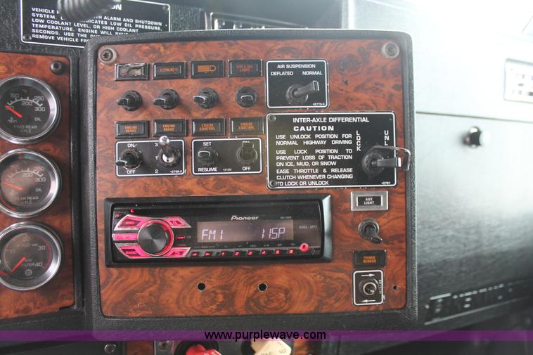 image for item H5812 2000 Kenworth W900 semi truck