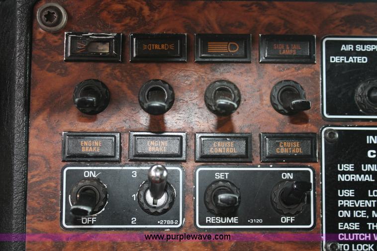 image for item H5812 2000 Kenworth W900 semi truck