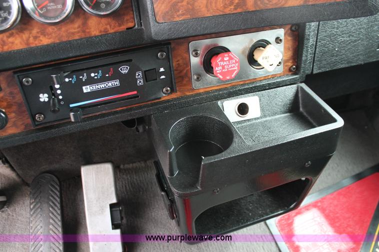 image for item H5812 2000 Kenworth W900 semi truck