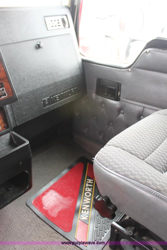 image for item H5812 2000 Kenworth W900 semi truck