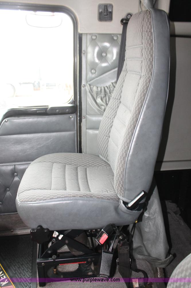 image for item H5812 2000 Kenworth W900 semi truck