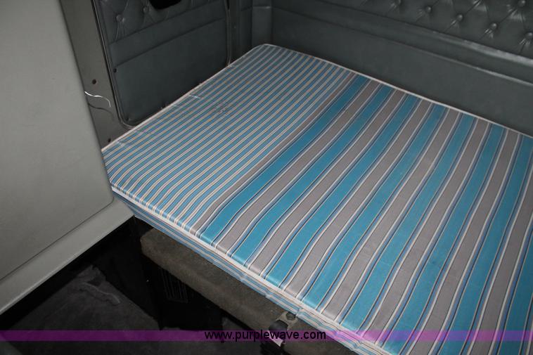 image for item H5812 2000 Kenworth W900 semi truck