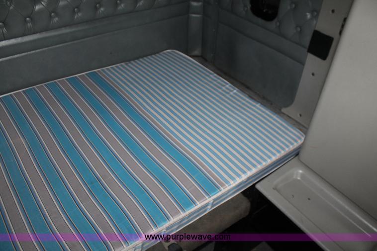 image for item H5812 2000 Kenworth W900 semi truck