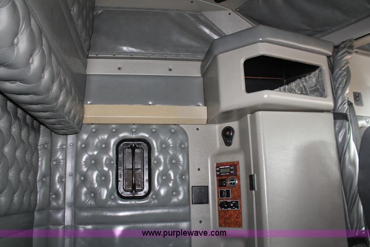 image for item H5812 2000 Kenworth W900 semi truck