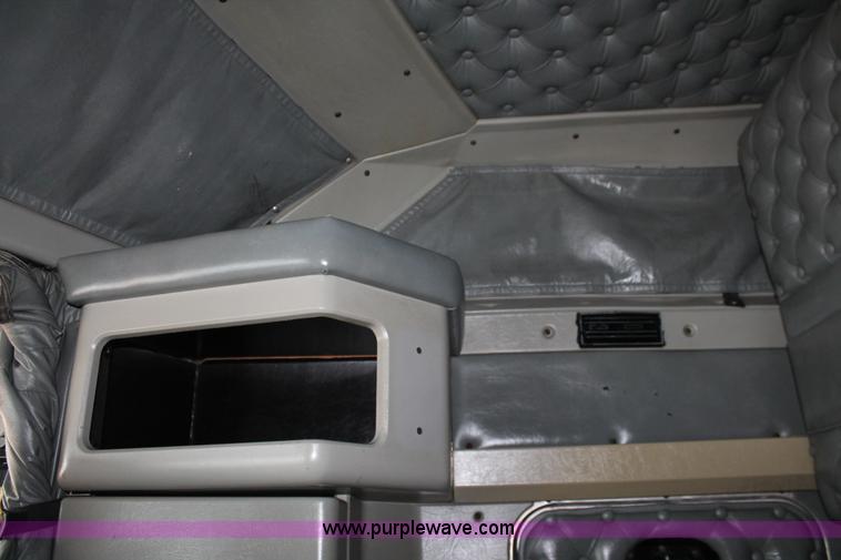 image for item H5812 2000 Kenworth W900 semi truck