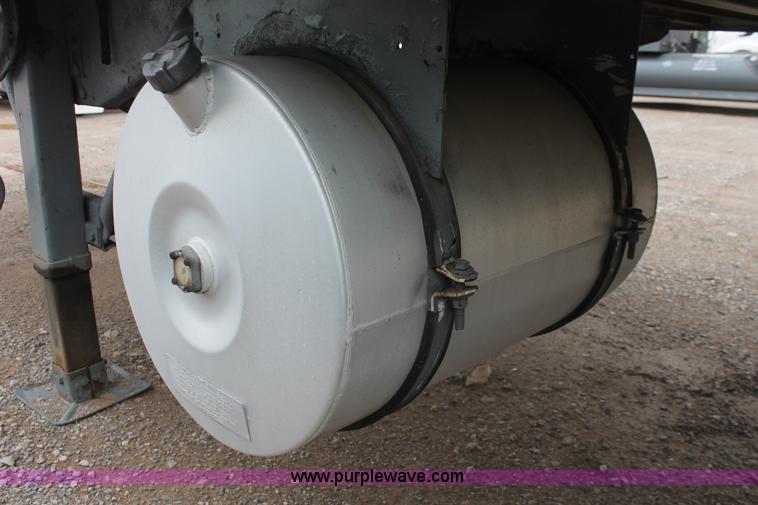 image for item H5813 2000 Trailmobile reefer trailer