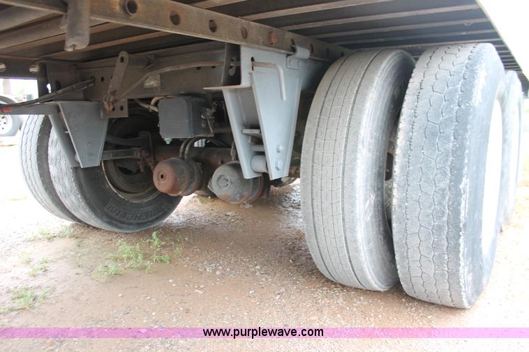 image for item H5813 2000 Trailmobile reefer trailer