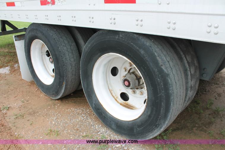 image for item H5813 2000 Trailmobile reefer trailer