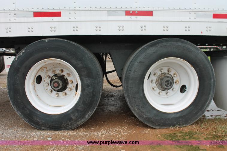 image for item H5813 2000 Trailmobile reefer trailer