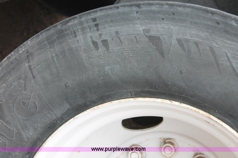 image for item H5813 2000 Trailmobile reefer trailer