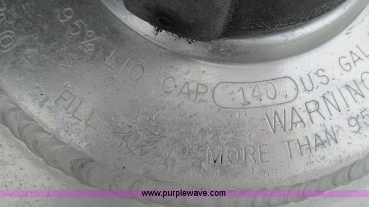 image for item J8528 2002 Freightliner Century Class ST120 semi truck