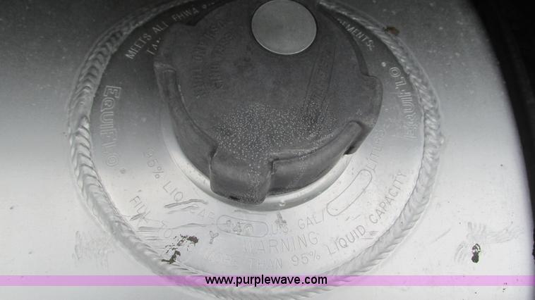 image for item J8528 2002 Freightliner Century Class ST120 semi truck