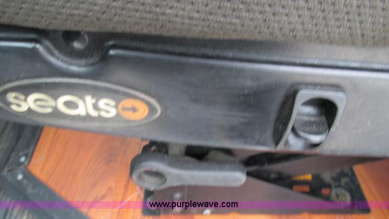 image for item J8528 2002 Freightliner Century Class ST120 semi truck