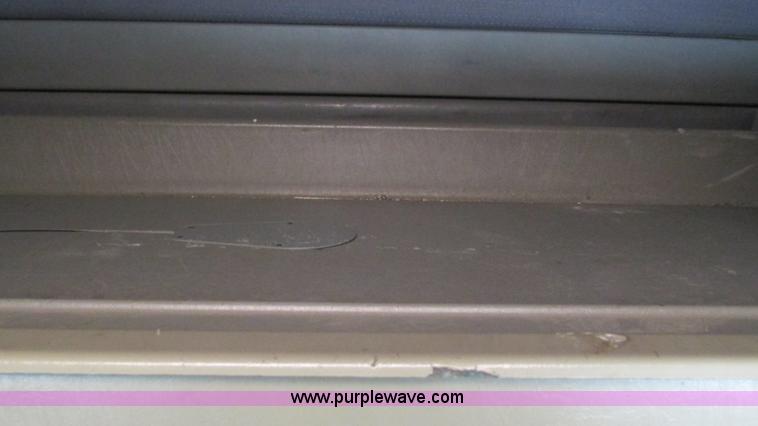 image for item J8528 2002 Freightliner Century Class ST120 semi truck