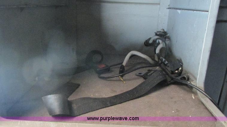 image for item J8528 2002 Freightliner Century Class ST120 semi truck