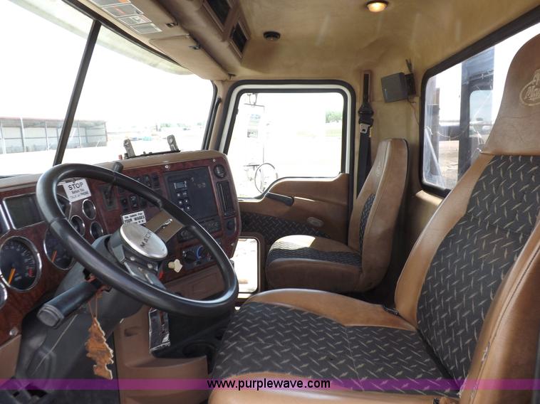 image for item K3868 2008 Mack GU713 semi truck