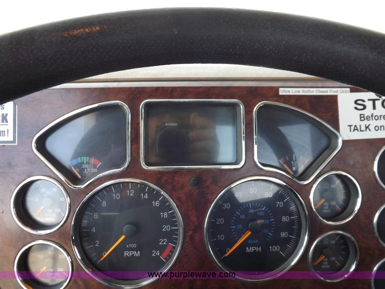 image for item K3868 2008 Mack GU713 semi truck