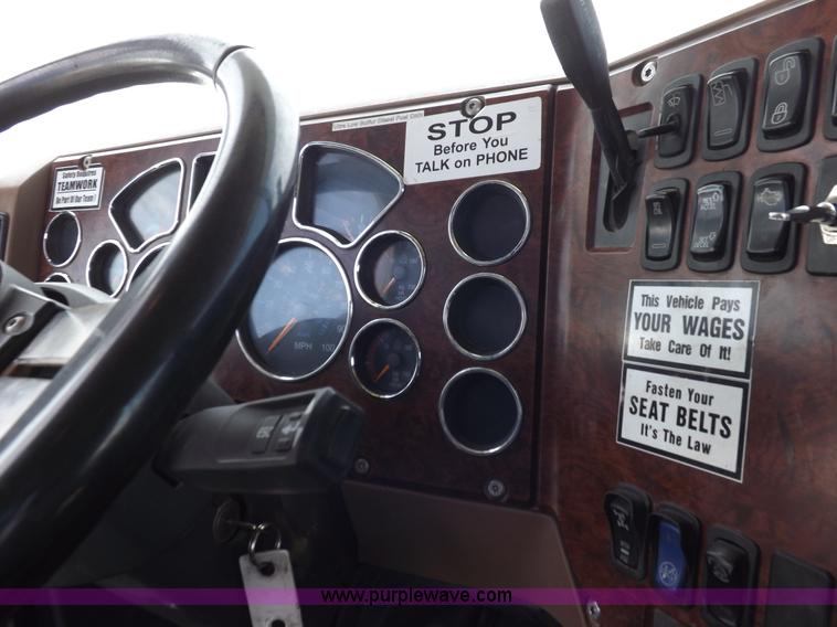 image for item K3868 2008 Mack GU713 semi truck