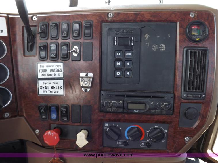 image for item K3868 2008 Mack GU713 semi truck