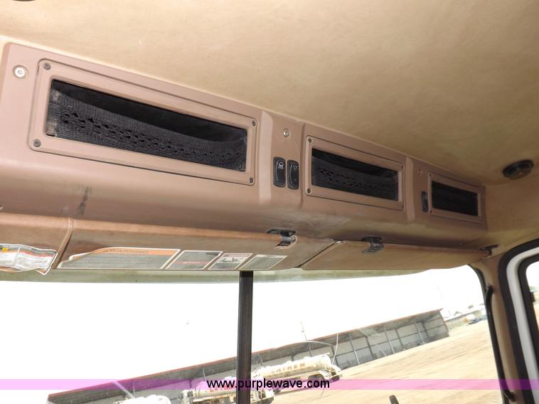 image for item K3868 2008 Mack GU713 semi truck