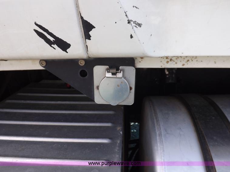 image for item K3868 2008 Mack GU713 semi truck