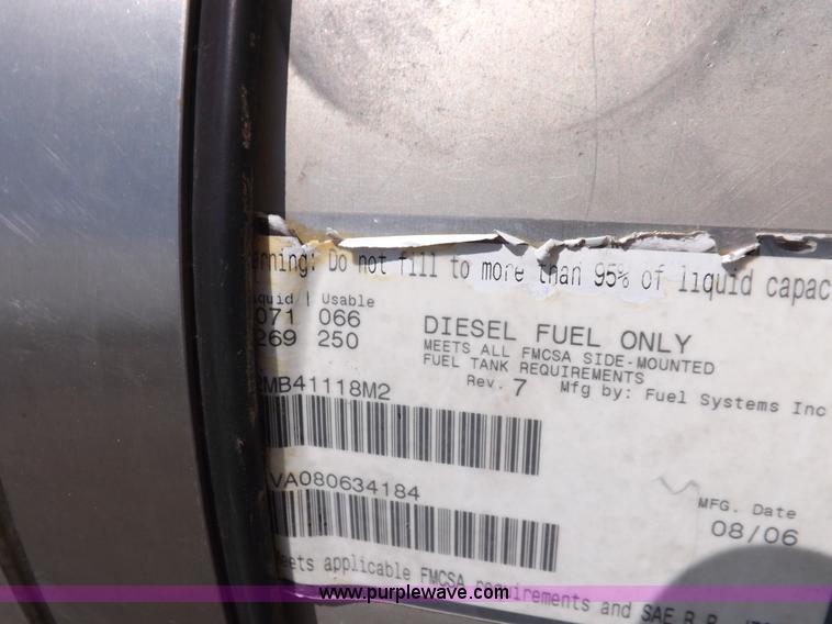 image for item K3868 2008 Mack GU713 semi truck