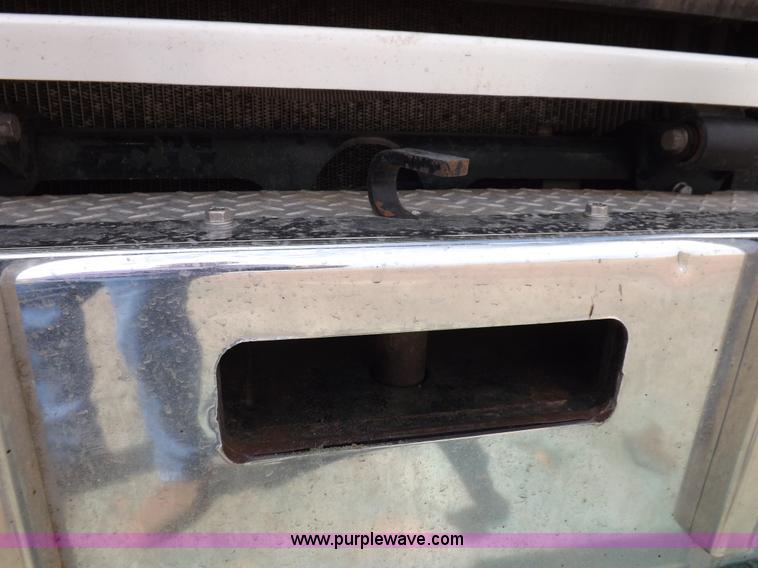 image for item K3868 2008 Mack GU713 semi truck