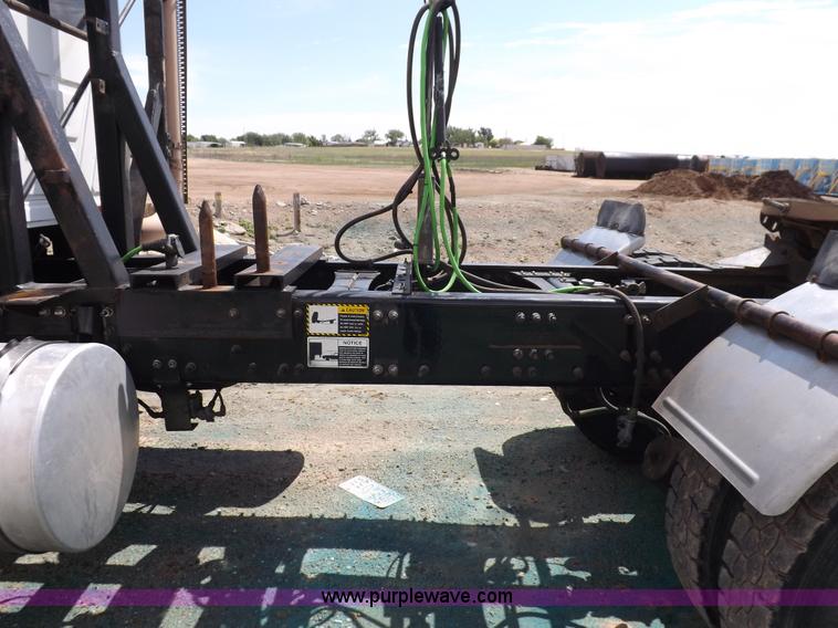 image for item K3868 2008 Mack GU713 semi truck