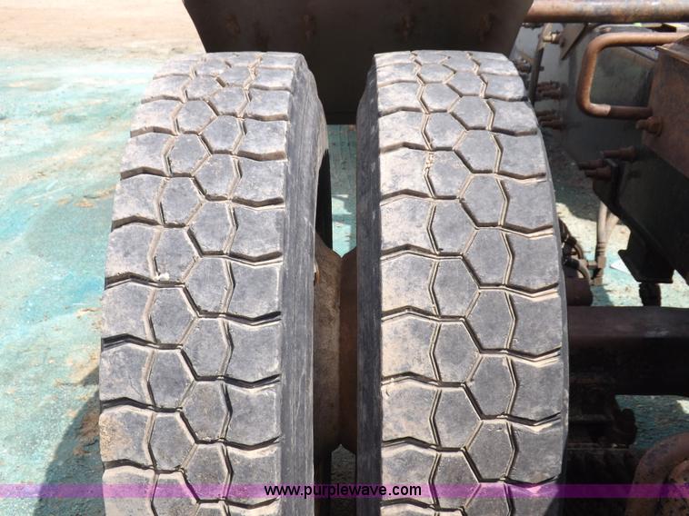 image for item K3868 2008 Mack GU713 semi truck