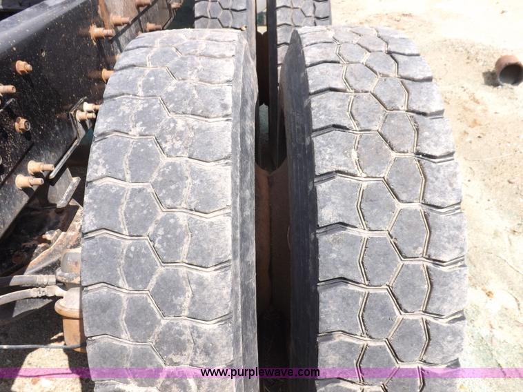 image for item K3868 2008 Mack GU713 semi truck