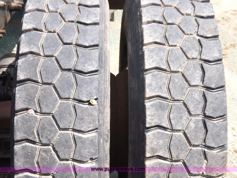 image for item K3868 2008 Mack GU713 semi truck