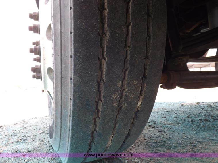 image for item K3868 2008 Mack GU713 semi truck