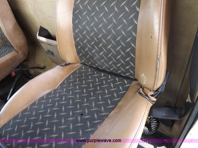 image for item K3868 2008 Mack GU713 semi truck