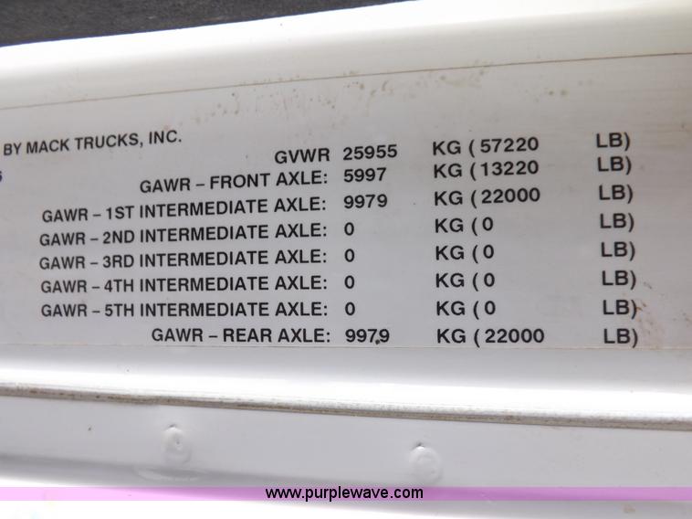 image for item K3868 2008 Mack GU713 semi truck