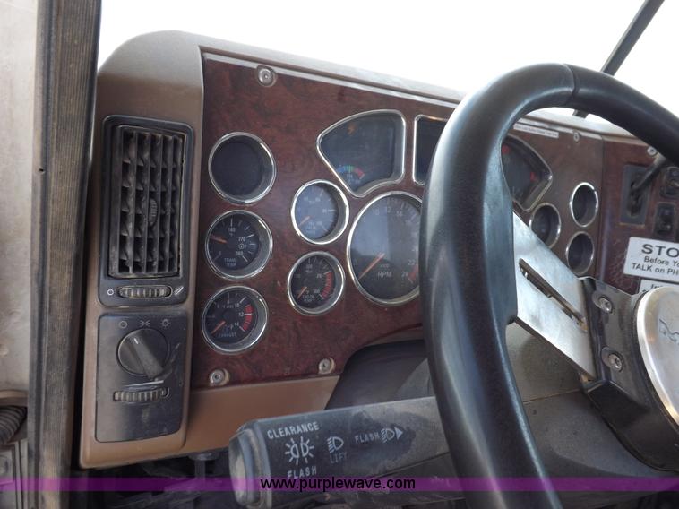 image for item K3893 2008 Mack GU713 truck tractor