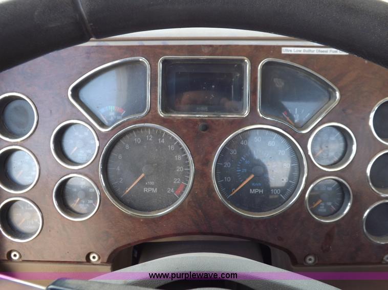 image for item K3893 2008 Mack GU713 truck tractor