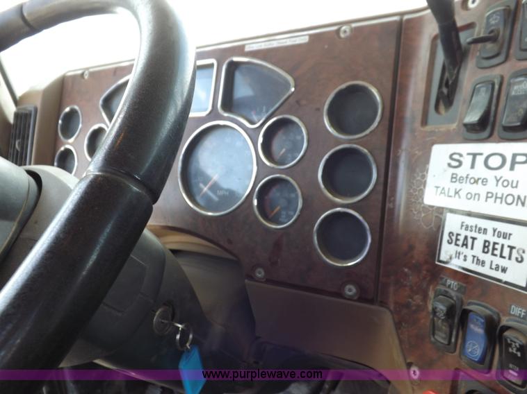 image for item K3893 2008 Mack GU713 truck tractor