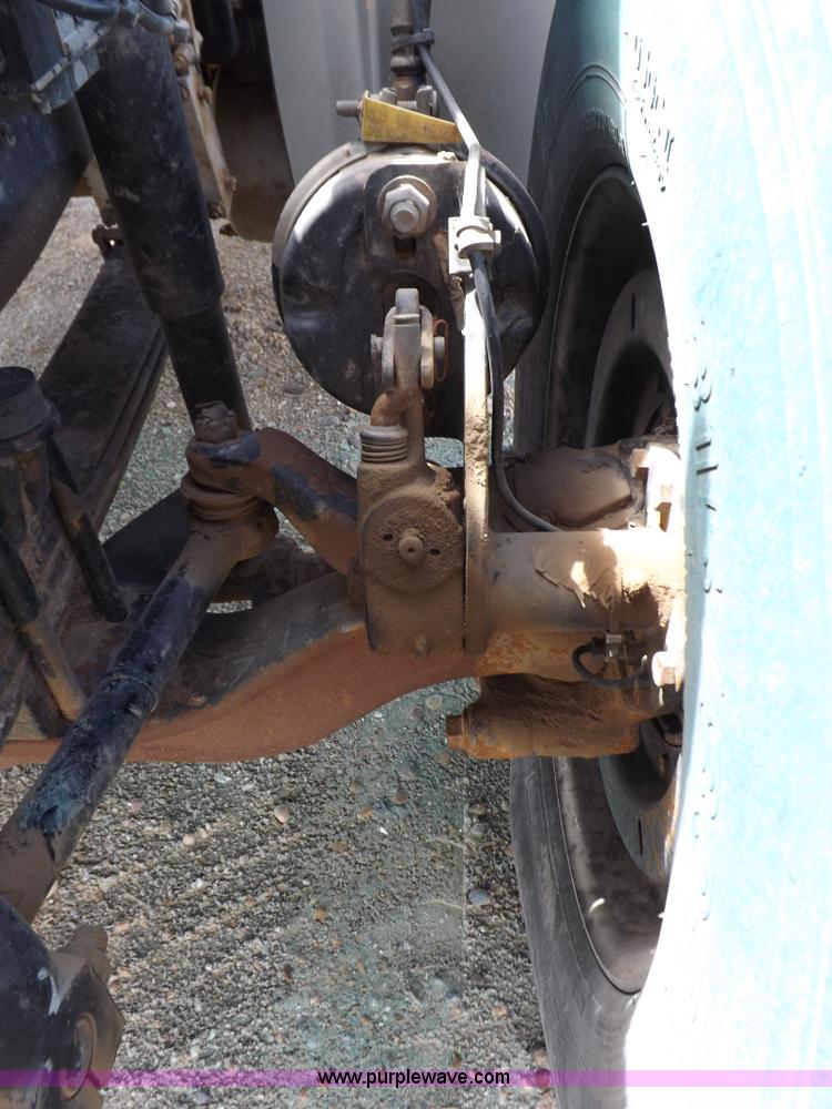 image for item K3893 2008 Mack GU713 truck tractor