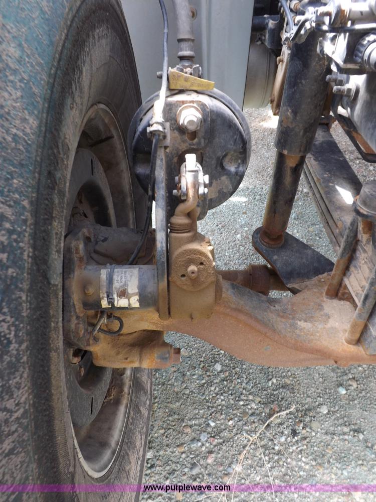 image for item K3893 2008 Mack GU713 truck tractor