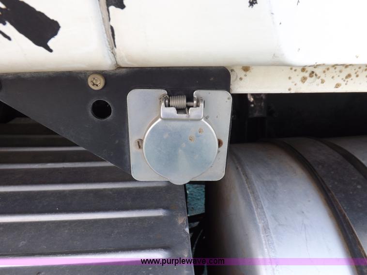 image for item K3893 2008 Mack GU713 truck tractor