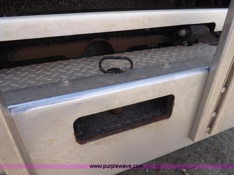 image for item K3893 2008 Mack GU713 truck tractor