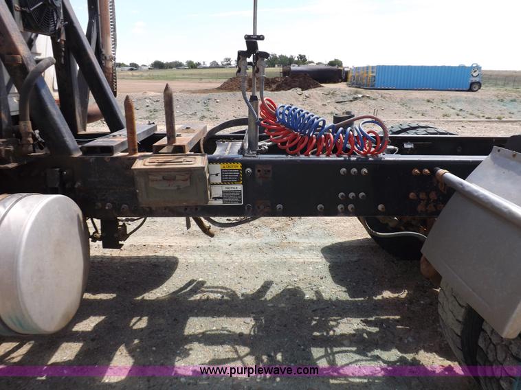 image for item K3893 2008 Mack GU713 truck tractor