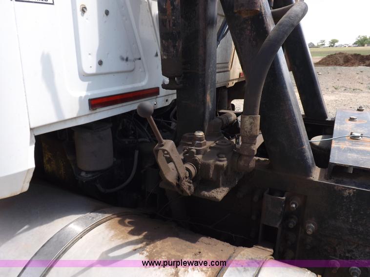 image for item K3893 2008 Mack GU713 truck tractor