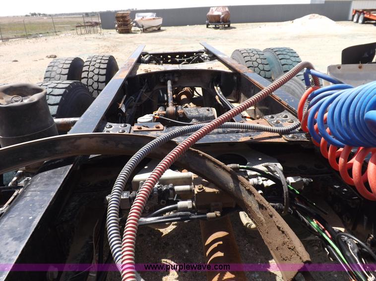 image for item K3893 2008 Mack GU713 truck tractor