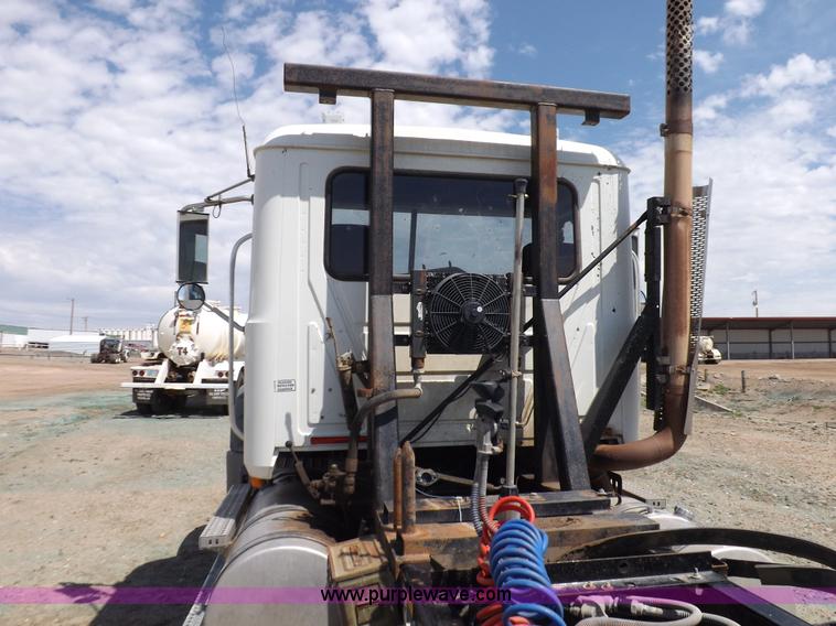 image for item K3893 2008 Mack GU713 truck tractor